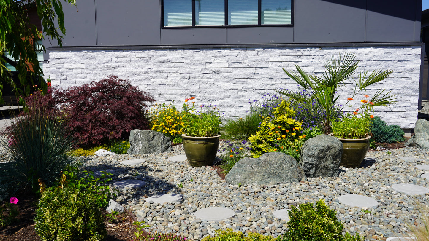 White ledgestone